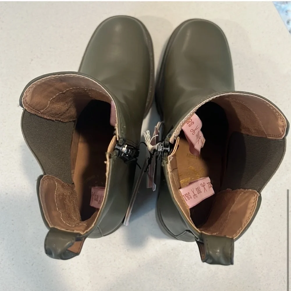 Olive Green Women's Ankle Boots - 10 - Picture 6 of 9